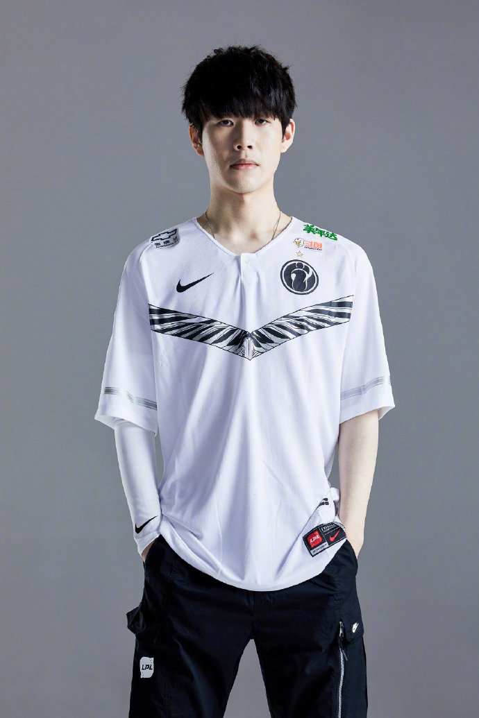 现场专访Mo：输比赛自己背锅 当主播比打职业更辛苦