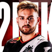 torzsi采访：siuhy对阵G2时的指挥更胜一筹