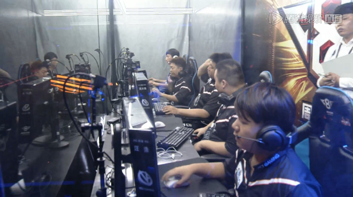 Xiaolaohu：我见证了队伍的辉煌时候，也见证了很糟糕的时候