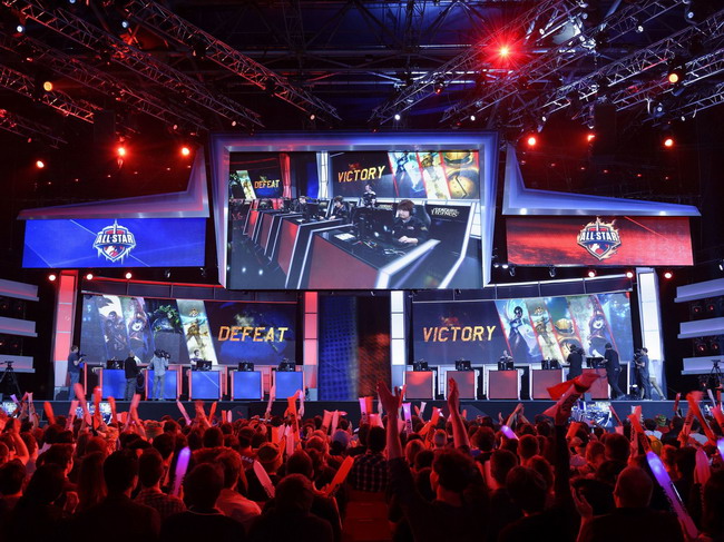 LPL夏季赛再现奇招，山鸡上单绝活龙女玩法解析