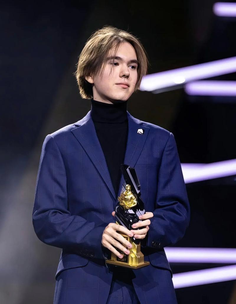 Maybe要复出？可能在第一个Major结束后冲击DPC海选