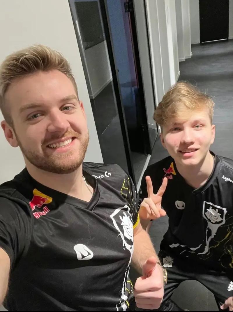 又是今天吗？Shanks在马路中间回城送出大礼，EDG惊险先下一城